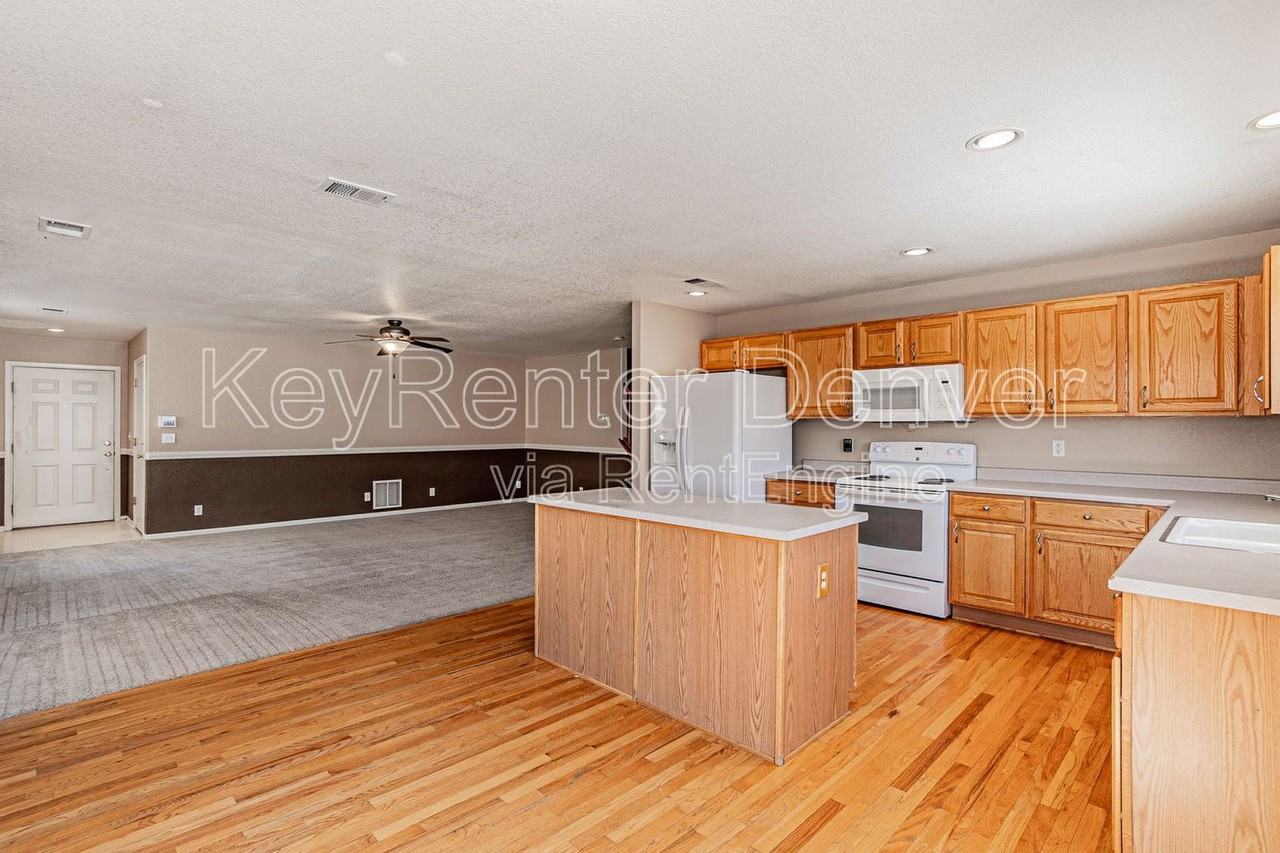 10968 York St - Photo 5 of 30