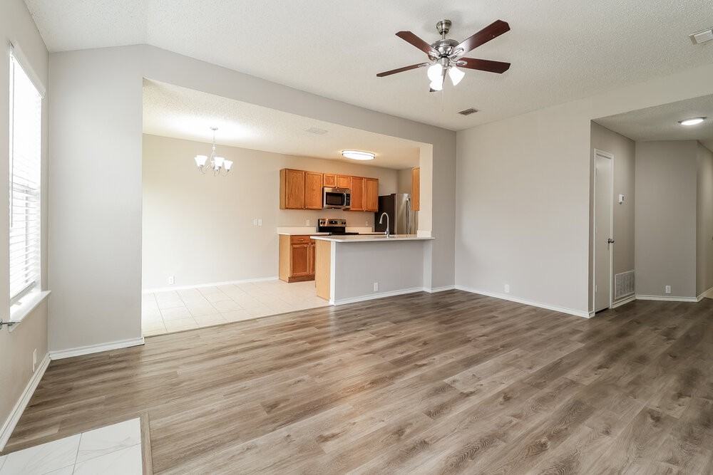 3317 Bentgate Ct - Photo 5 of 16