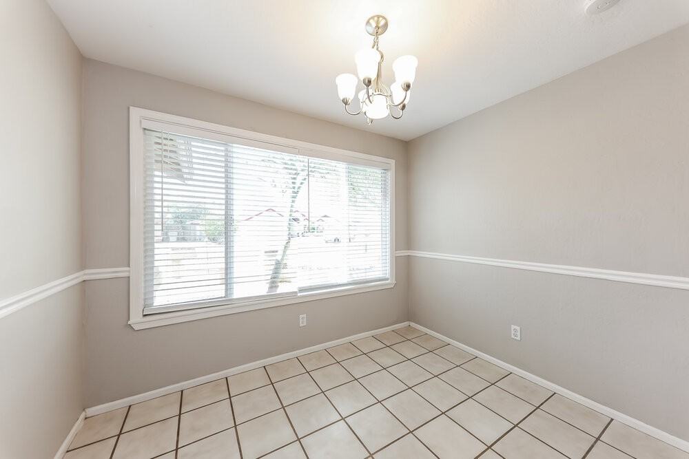 7706 W San Miguel Ave - Photo 5 of 16