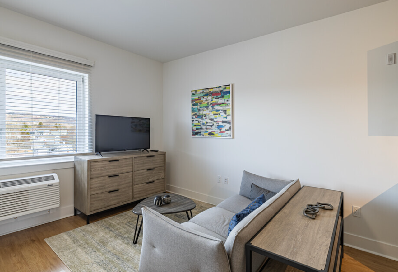 Meridia Bound Brook 1 - Photo 4 of 27