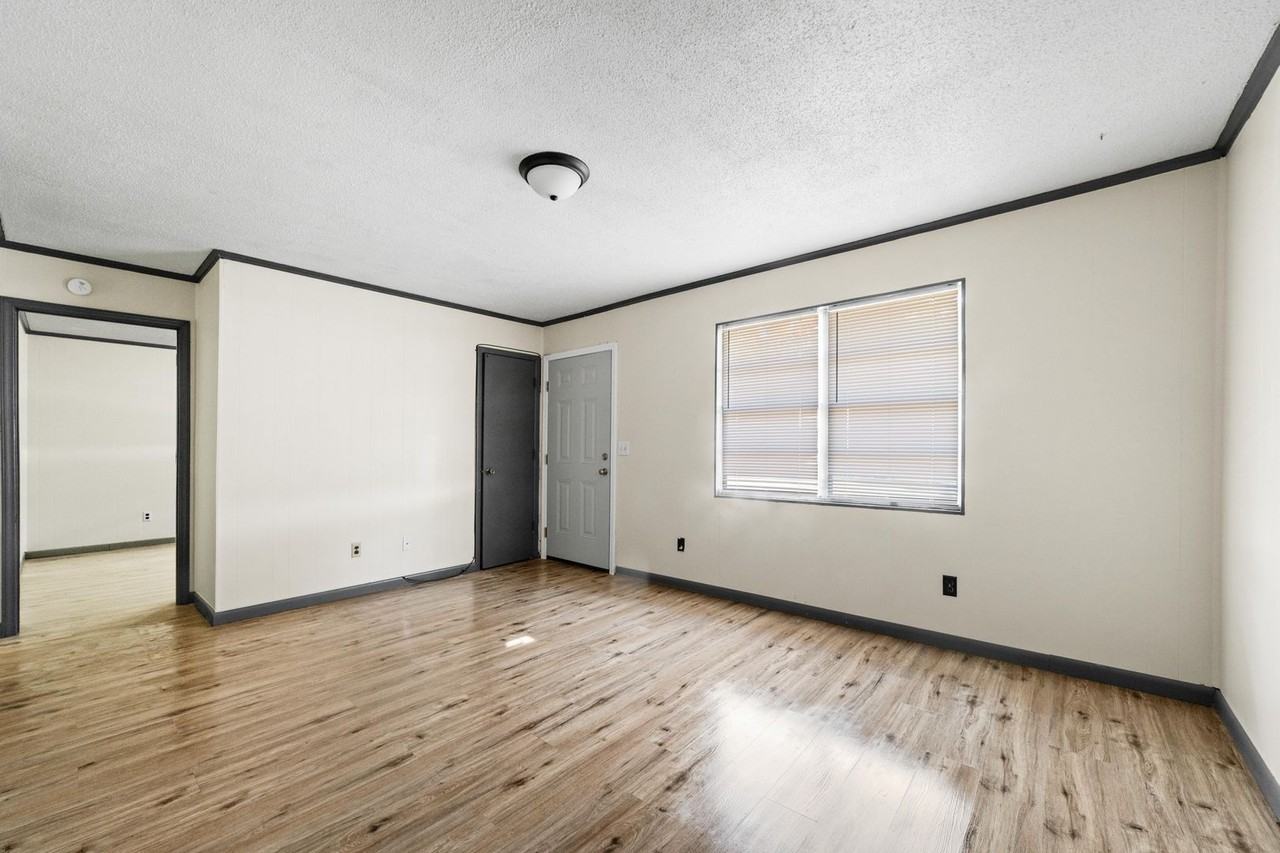 Malibu Apartments - Photo 2 of 22