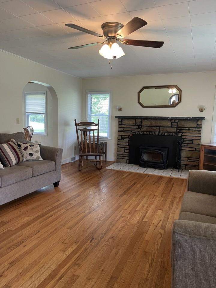 1269 Beaverdam Rd - Photo 2 of 21