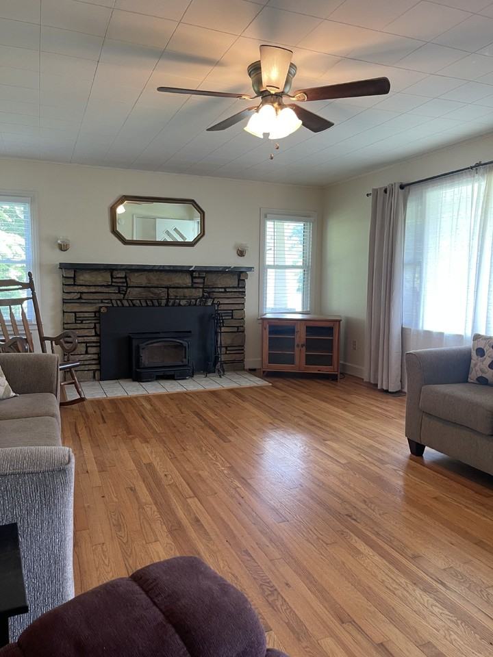 1269 Beaverdam Rd - Photo 3 of 21