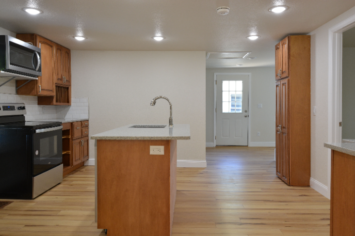 1006 W 30th St Apt A - Photo 3 of 12