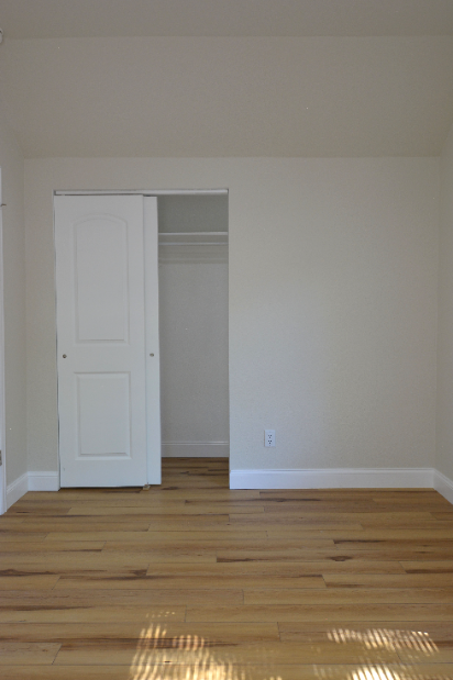 1006 W 30th St Apt A - Photo 7 of 12