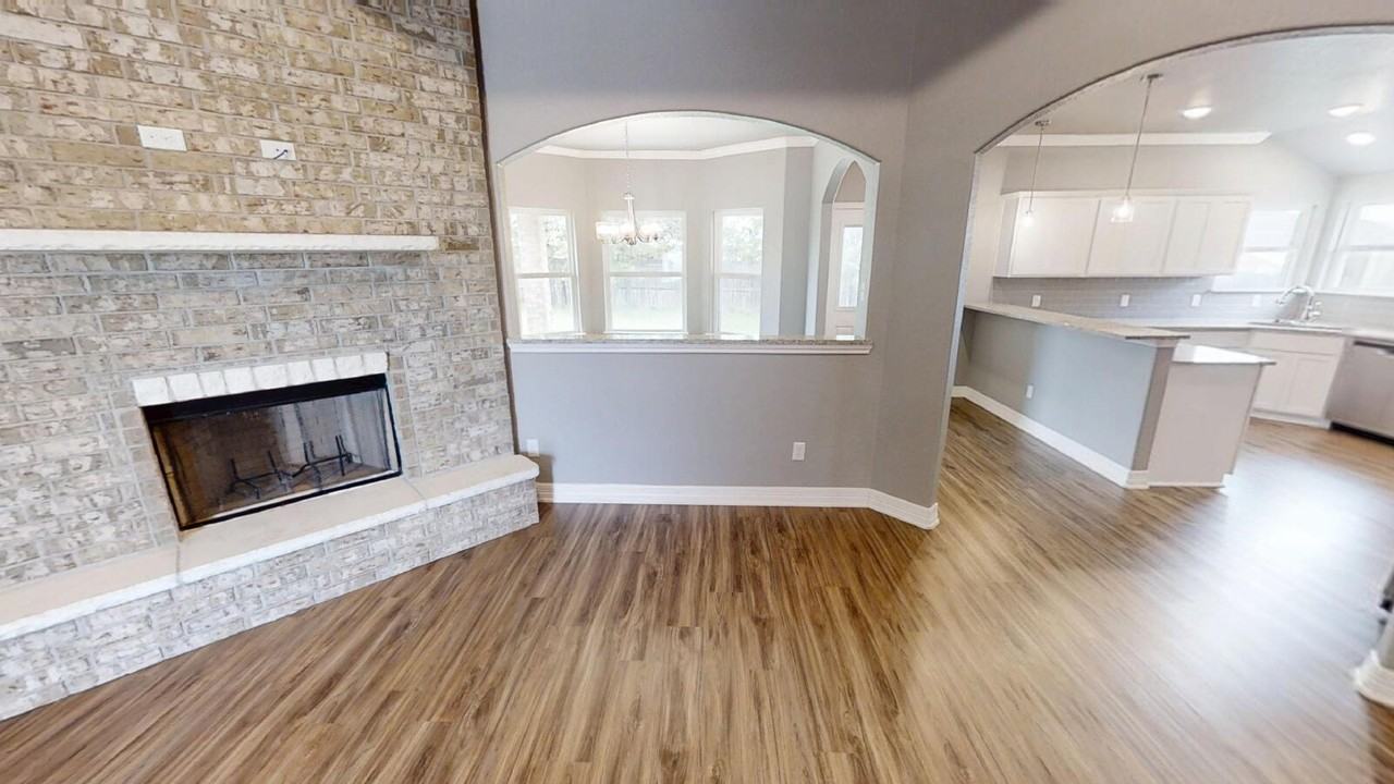 809 Holliday Dr - Photo 4 of 36