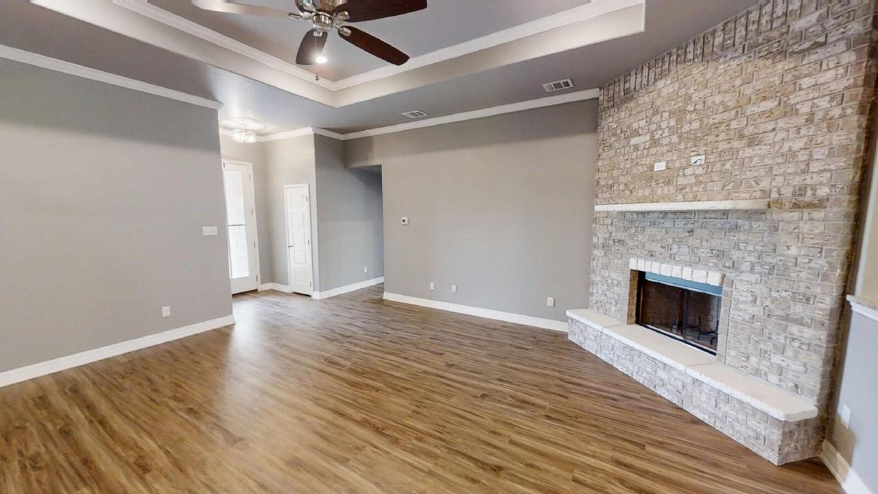 809 Holliday Dr - Photo 5 of 36