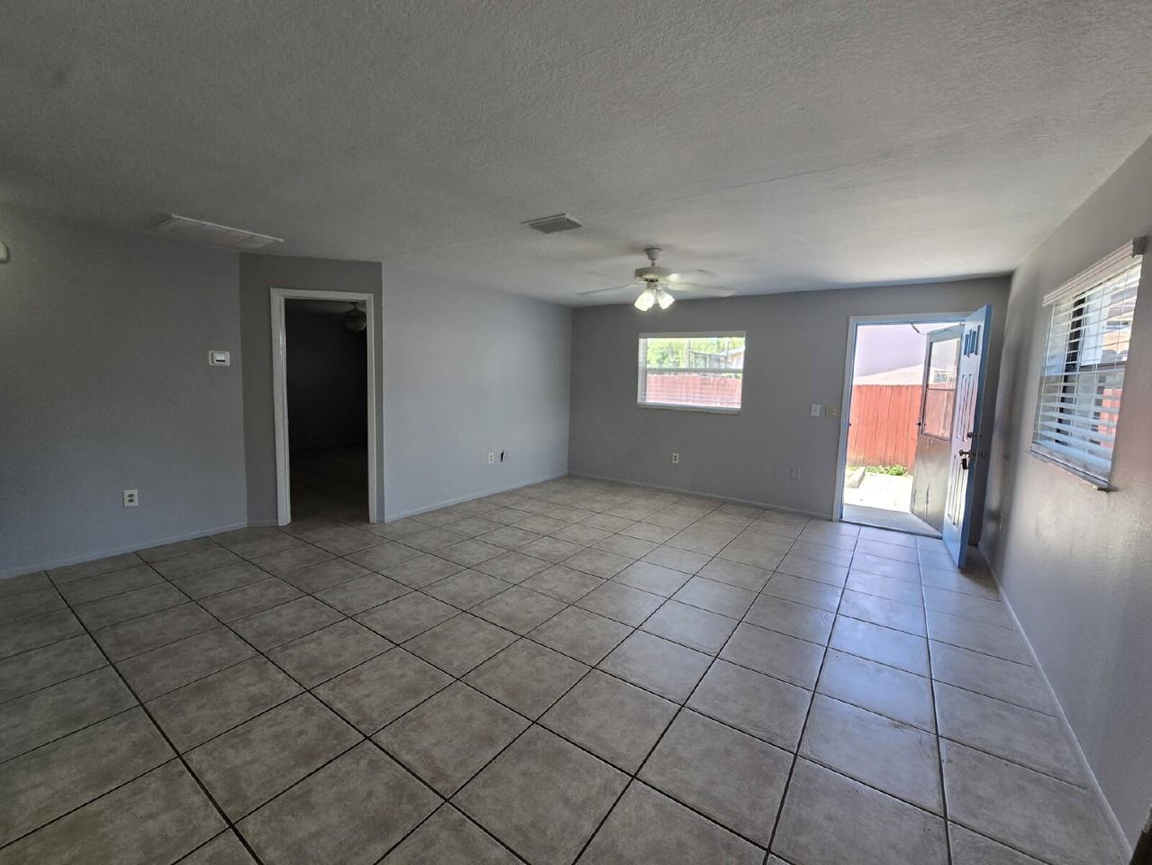 5424 Amy Ln - Photo 4 of 19