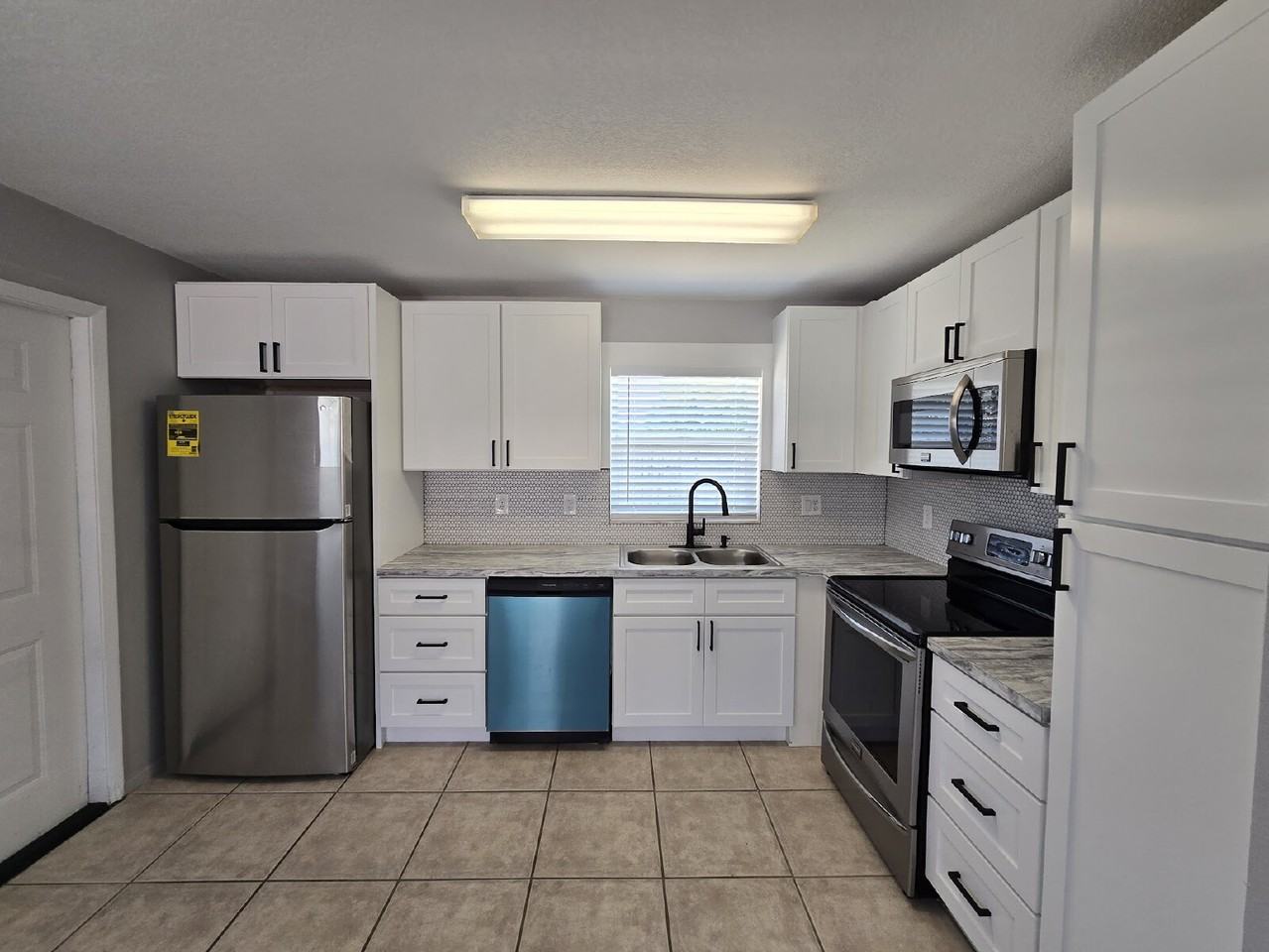 5424 Amy Ln - Photo 6 of 19