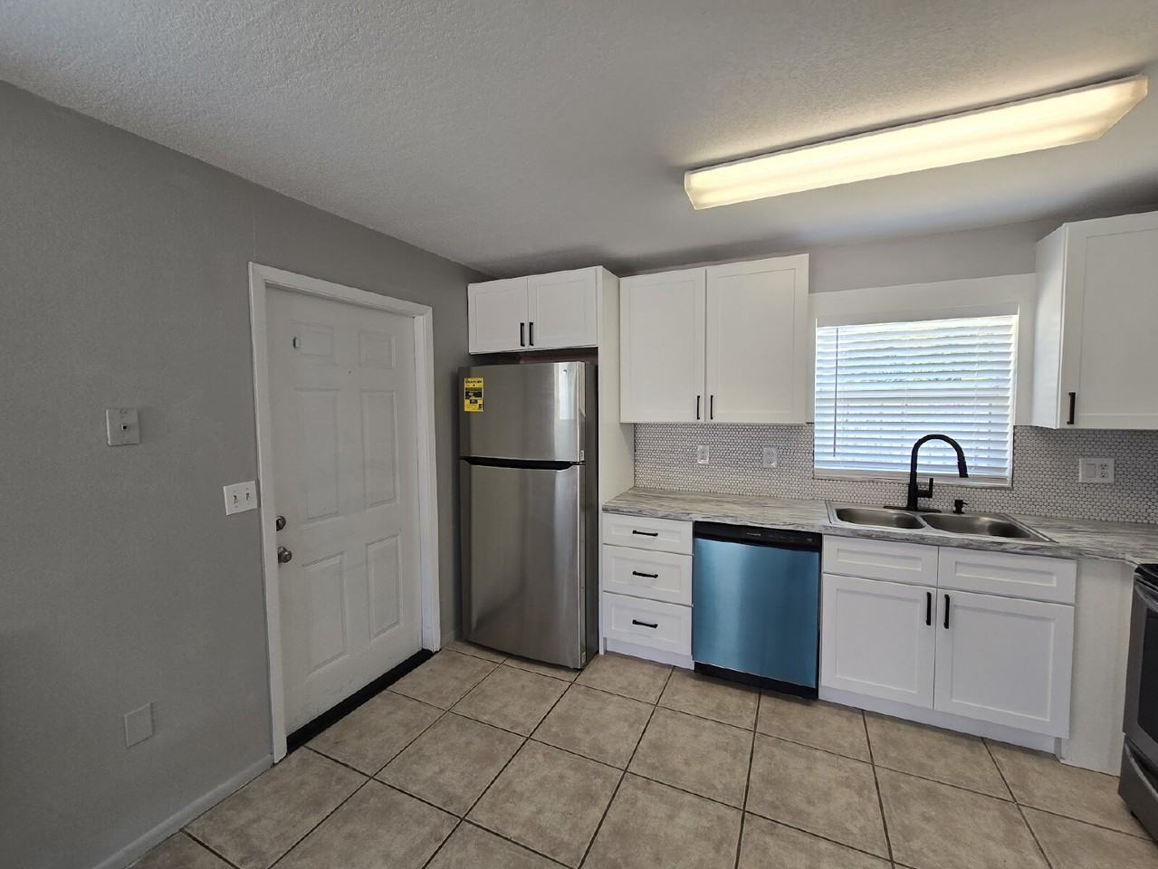5424 Amy Ln - Photo 7 of 19