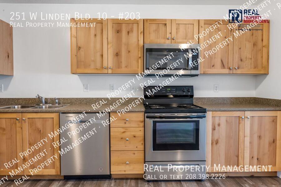 251 W Linden Ave Bldg 10 #203 - Photo 2 of 14