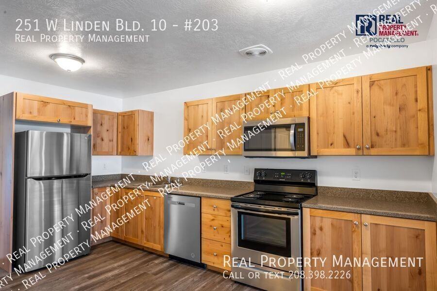 251 W Linden Ave Bldg 10 #203 - Photo 3 of 14