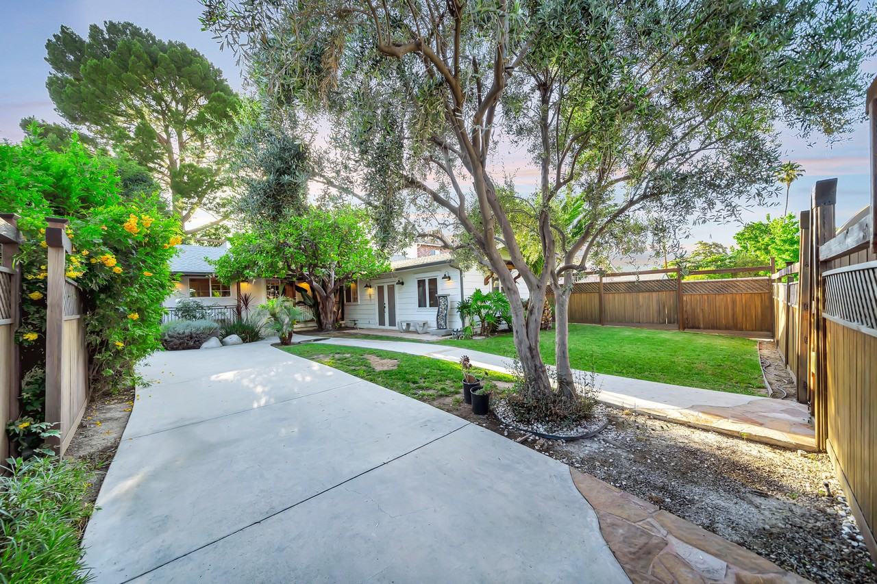 6637 Yolanda Ave #NA - Photo 2 of 38