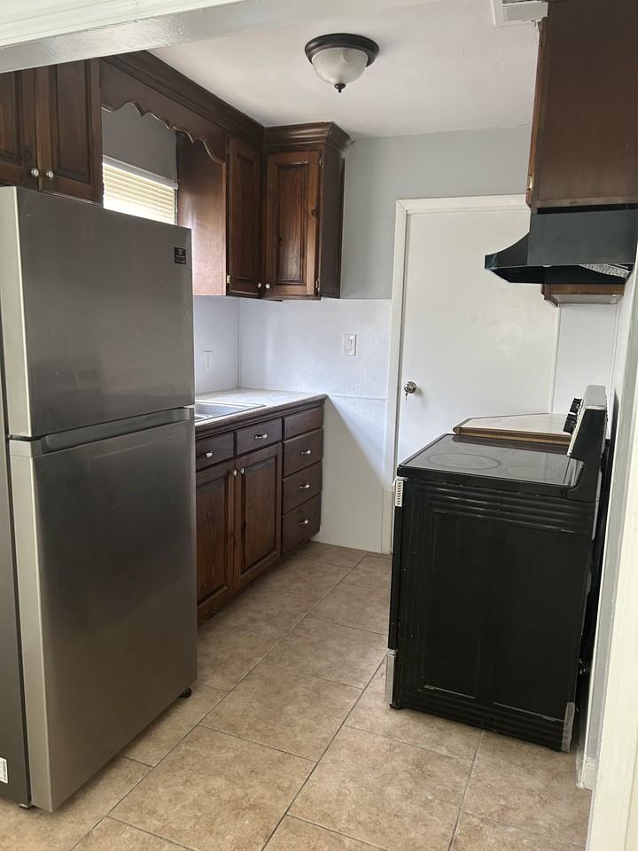 2725 Deer St #NA - Photo 3 of 8