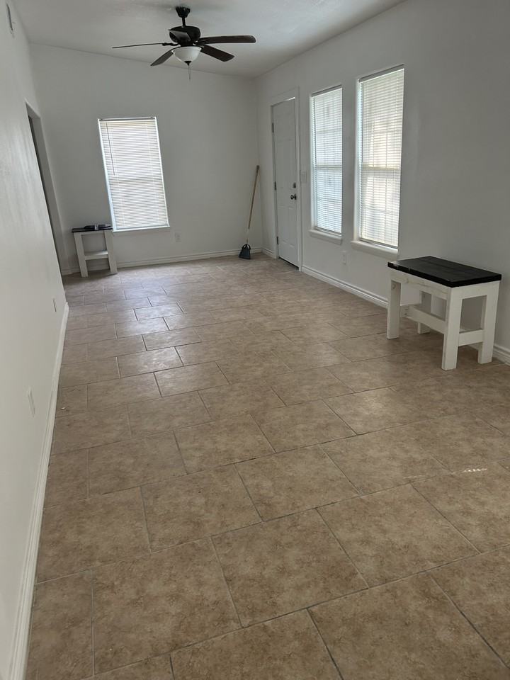 2725 Deer St #NA - Photo 5 of 8