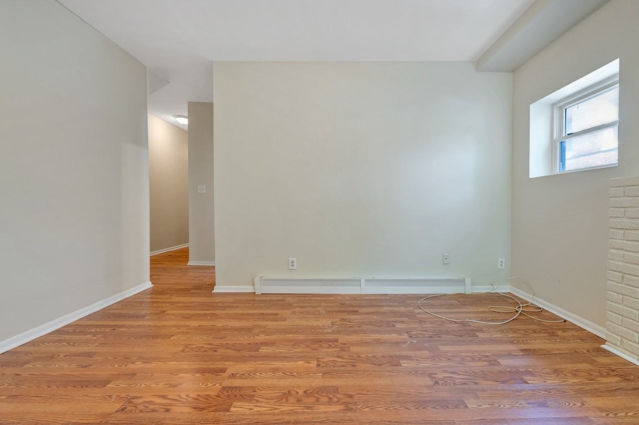 4102 14th St Nw #2 - Photo 3 of 25