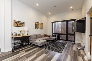 2317 N Clark St #310 - Photo 1 of 1