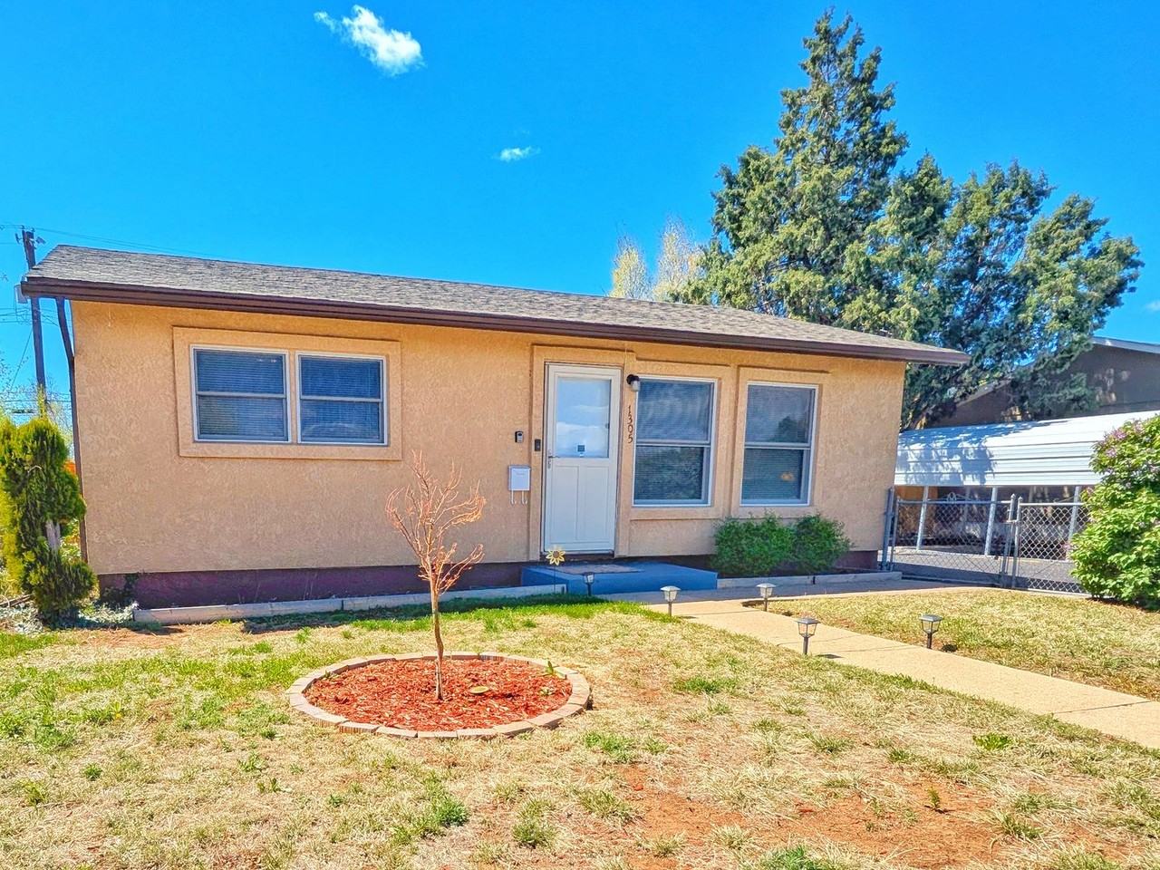 1305 Norwood Avenue - Photo 2 of 25