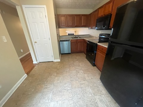 3720 Regency Park Dr - Photo 5 of 15