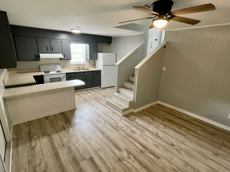 215 Concordia Blvd - Photo 3 of 11