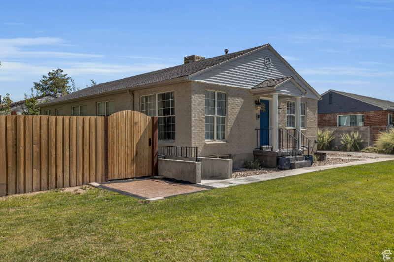 676 Nw - Photo 2 of 26