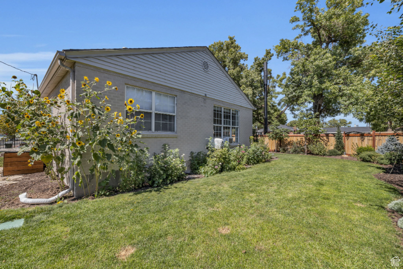 676 Nw - Photo 4 of 26