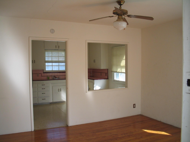 3752 1/2 Lewis Ave #1-2 - Photo 3 of 8