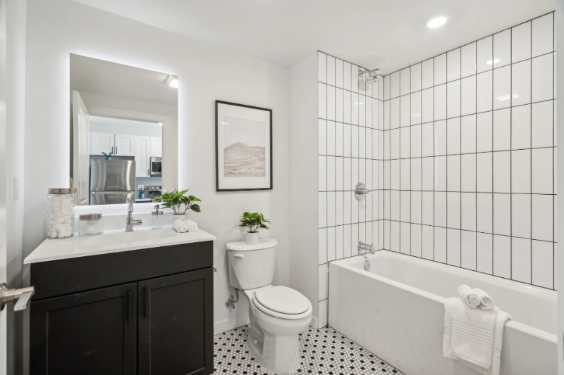 1901 North Hope Street #1 - Photo 6 of 20