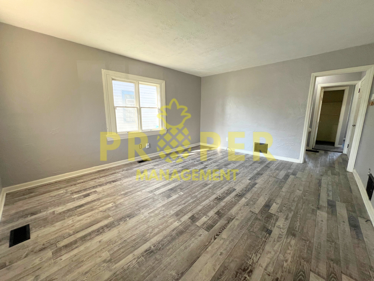 4037 Old Riverside Dr - Photo 3 of 11