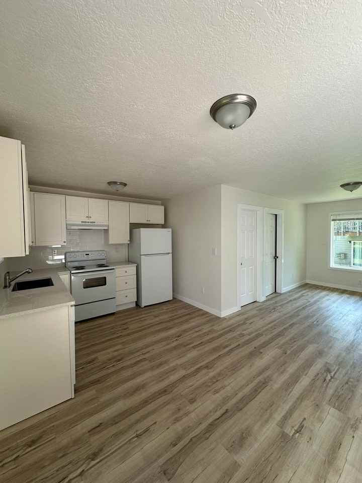 17782 E Burnside St #L100 - Photo 2 of 7