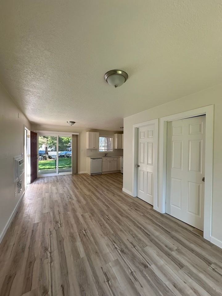 17782 E Burnside St #L100 - Photo 3 of 7