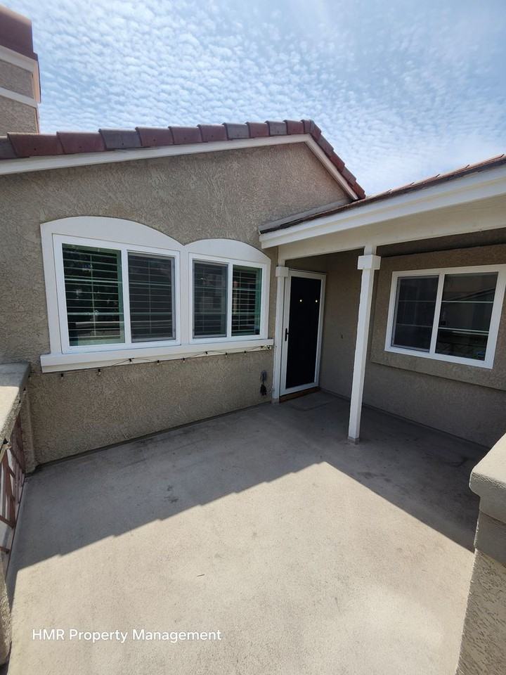 7691 Haven Ave - Photo 6 of 40