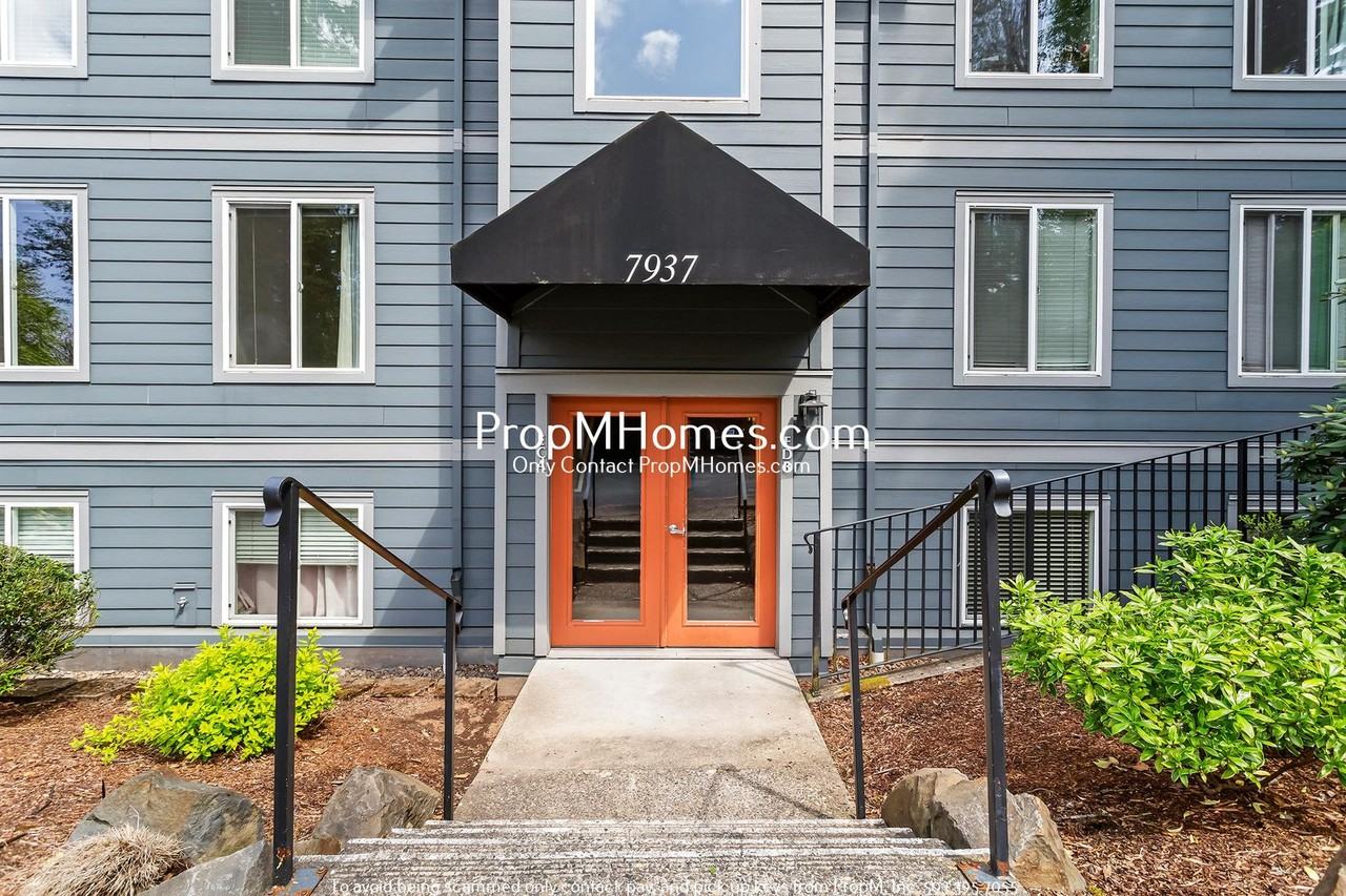 7937 Sw 40th Ave #E - Photo 2 of 27