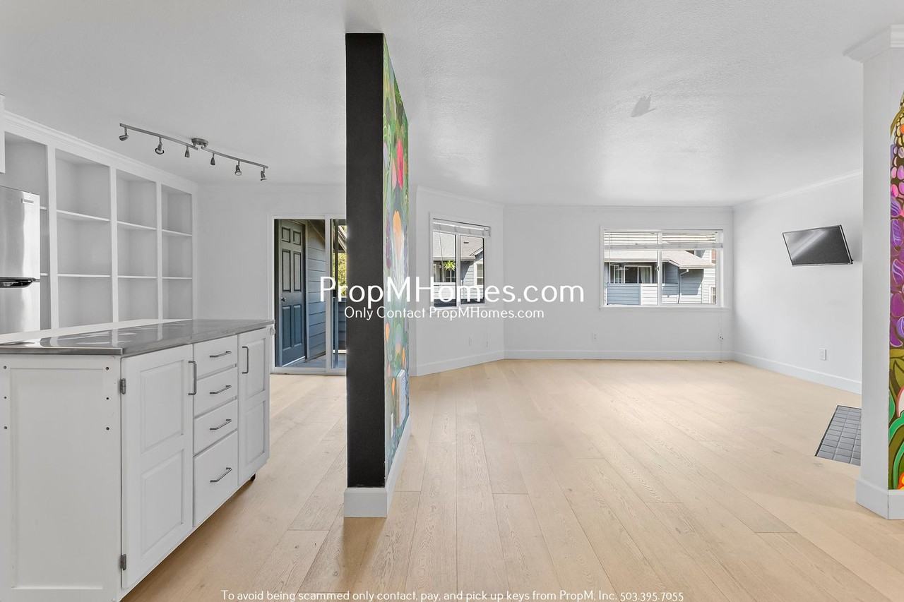 7937 Sw 40th Ave #E - Photo 5 of 27