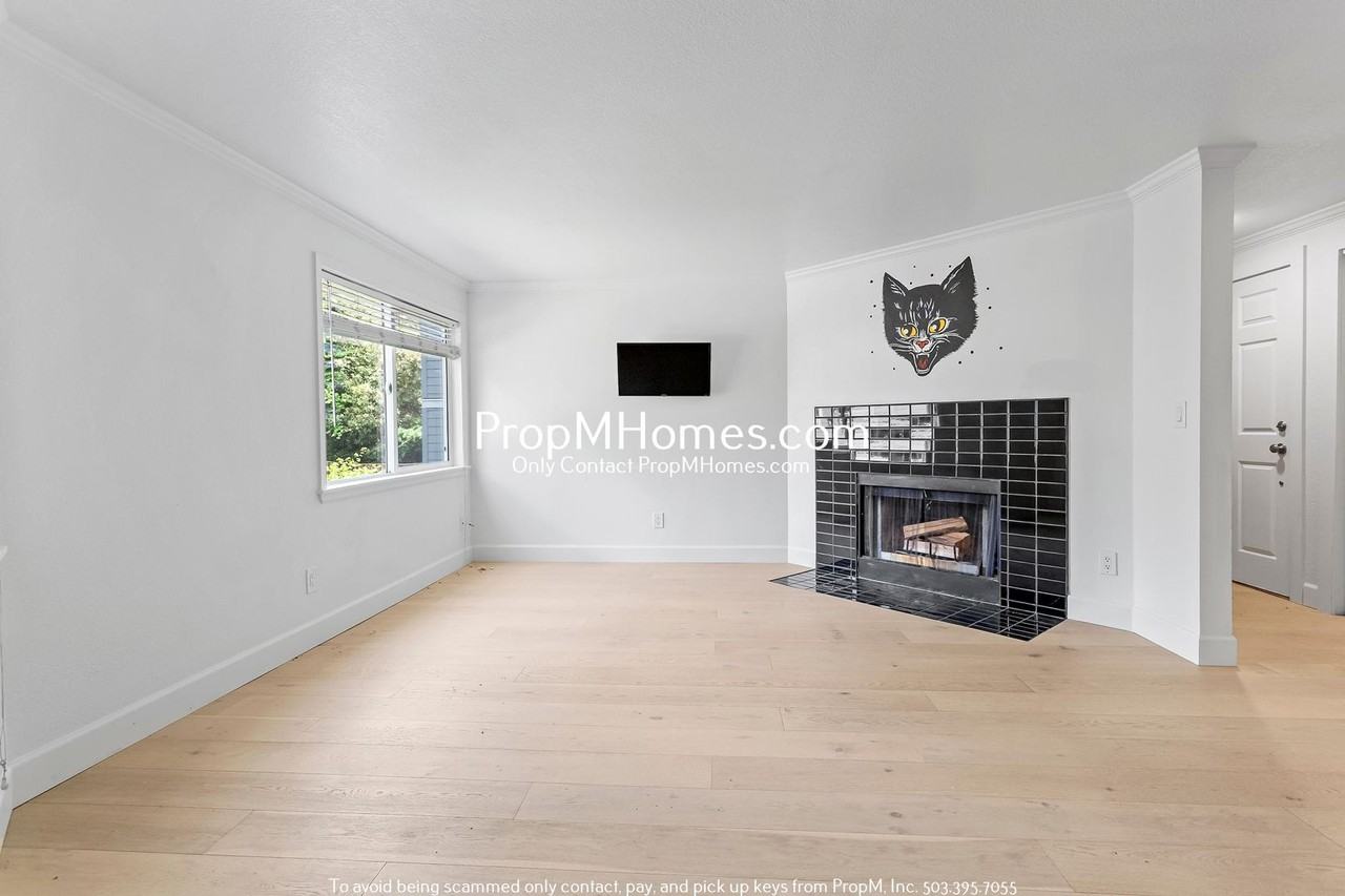 7937 Sw 40th Ave #E - Photo 6 of 27