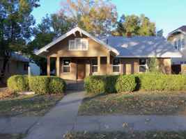 featured image of 929 W 22nd St