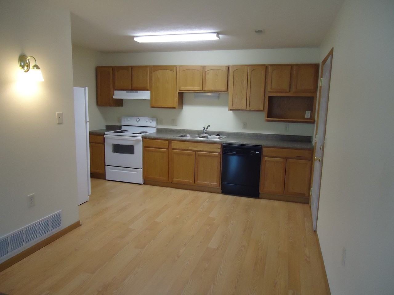 1130 East 20th Street - Photo 5 of 8