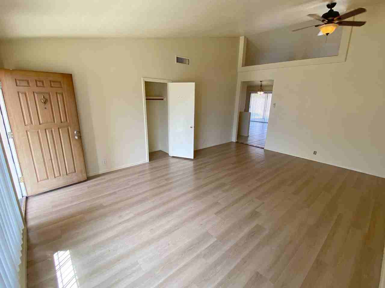 10302 W Orange Dr - Photo 3 of 30