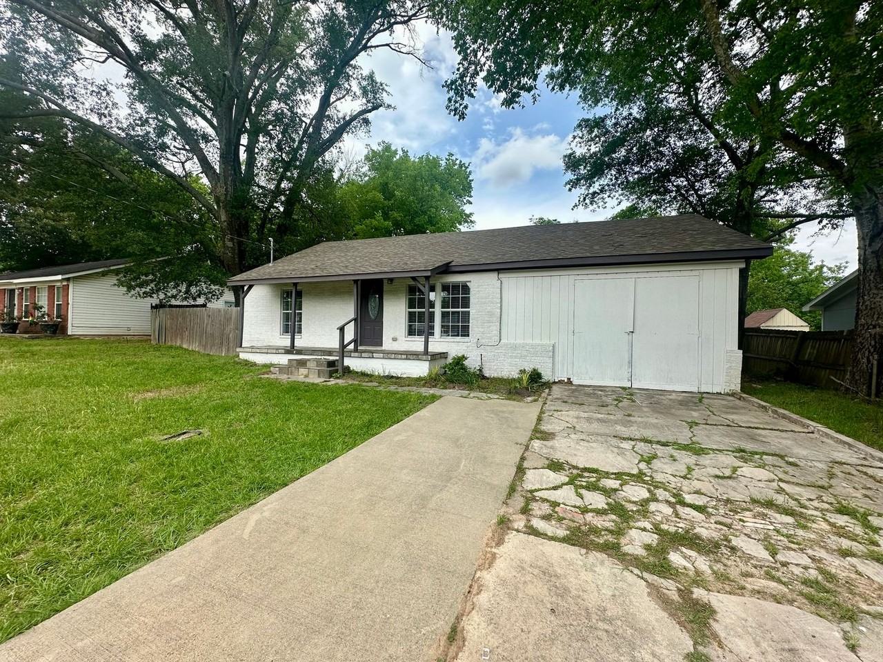 219 Half Street - Photo 2 of 34