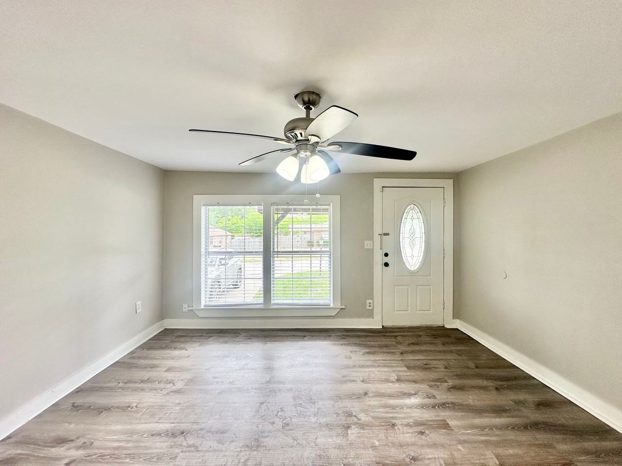 219 Half Street - Photo 3 of 34