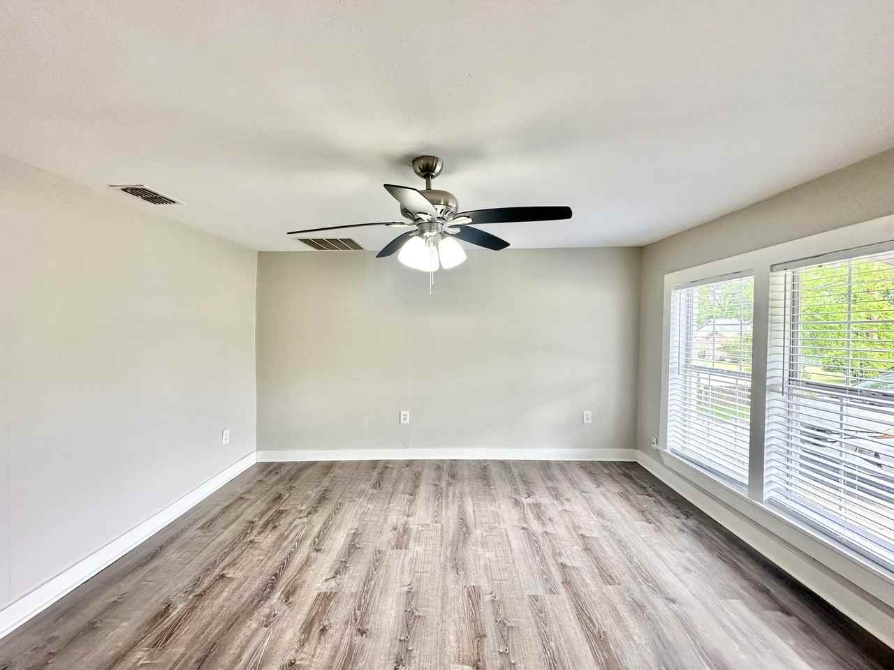 219 Half Street - Photo 4 of 34