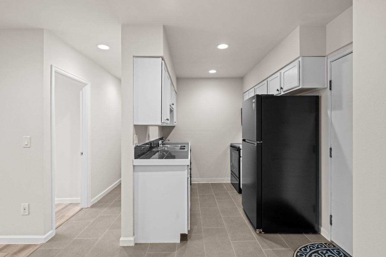 4110 Hale Pkwy #2B - Photo 3 of 24