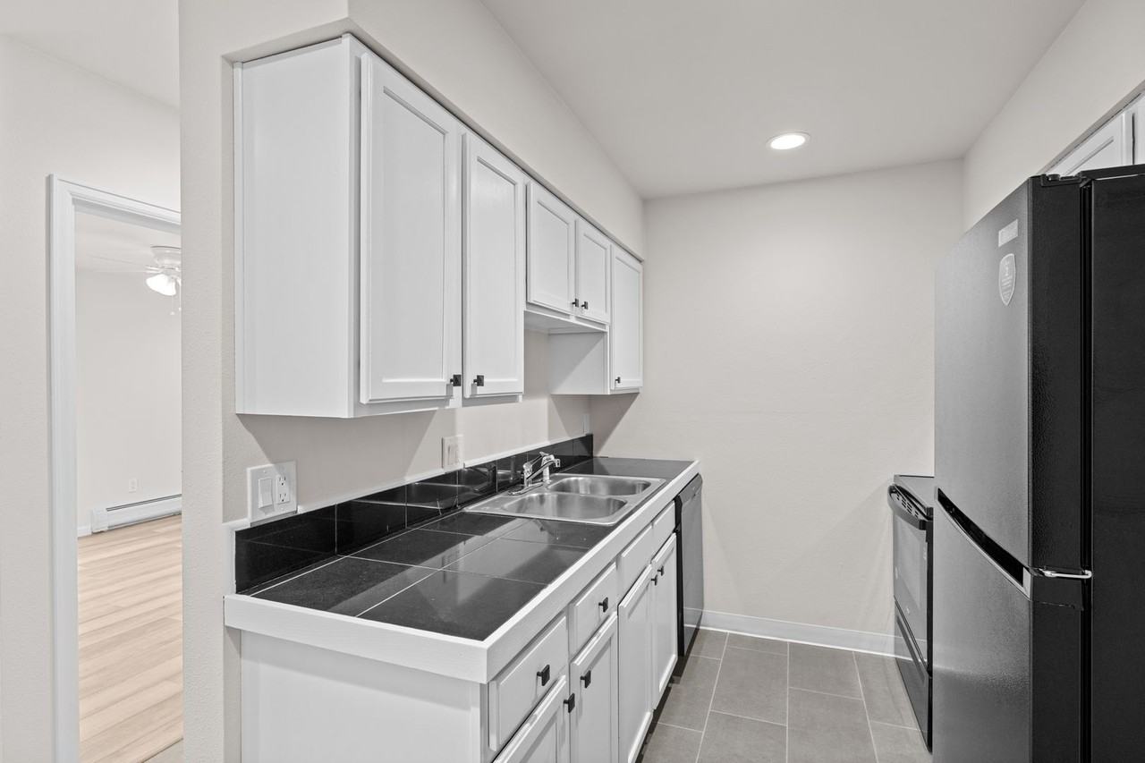 4110 Hale Pkwy #2B - Photo 5 of 24