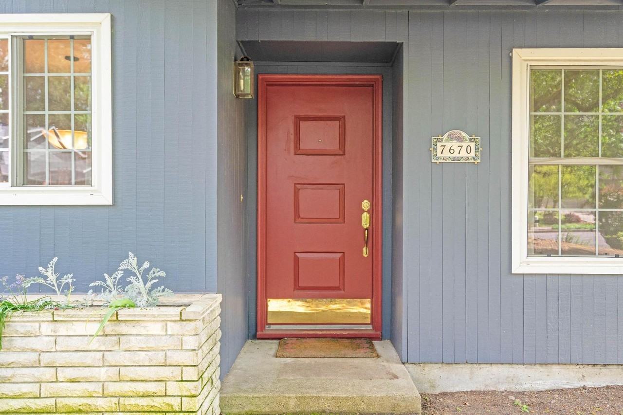 7670 Sw 140th Ave - Photo 3 of 49