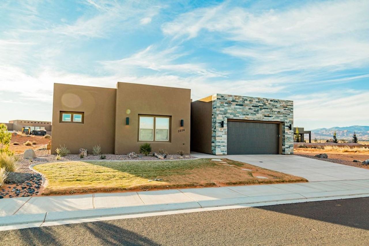 3226 S Hideaway Pl - Photo 2 of 15