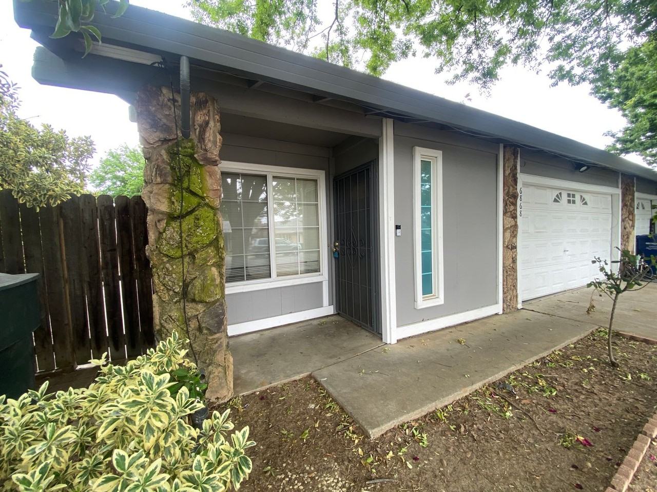 6868 Barbara Lee Cir - Photo 2 of 19
