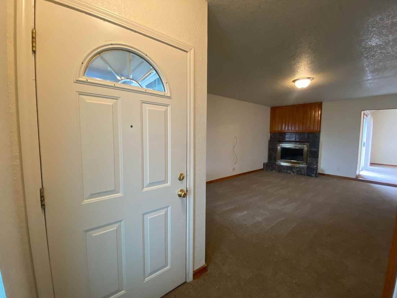 6868 Barbara Lee Cir - Photo 3 of 19