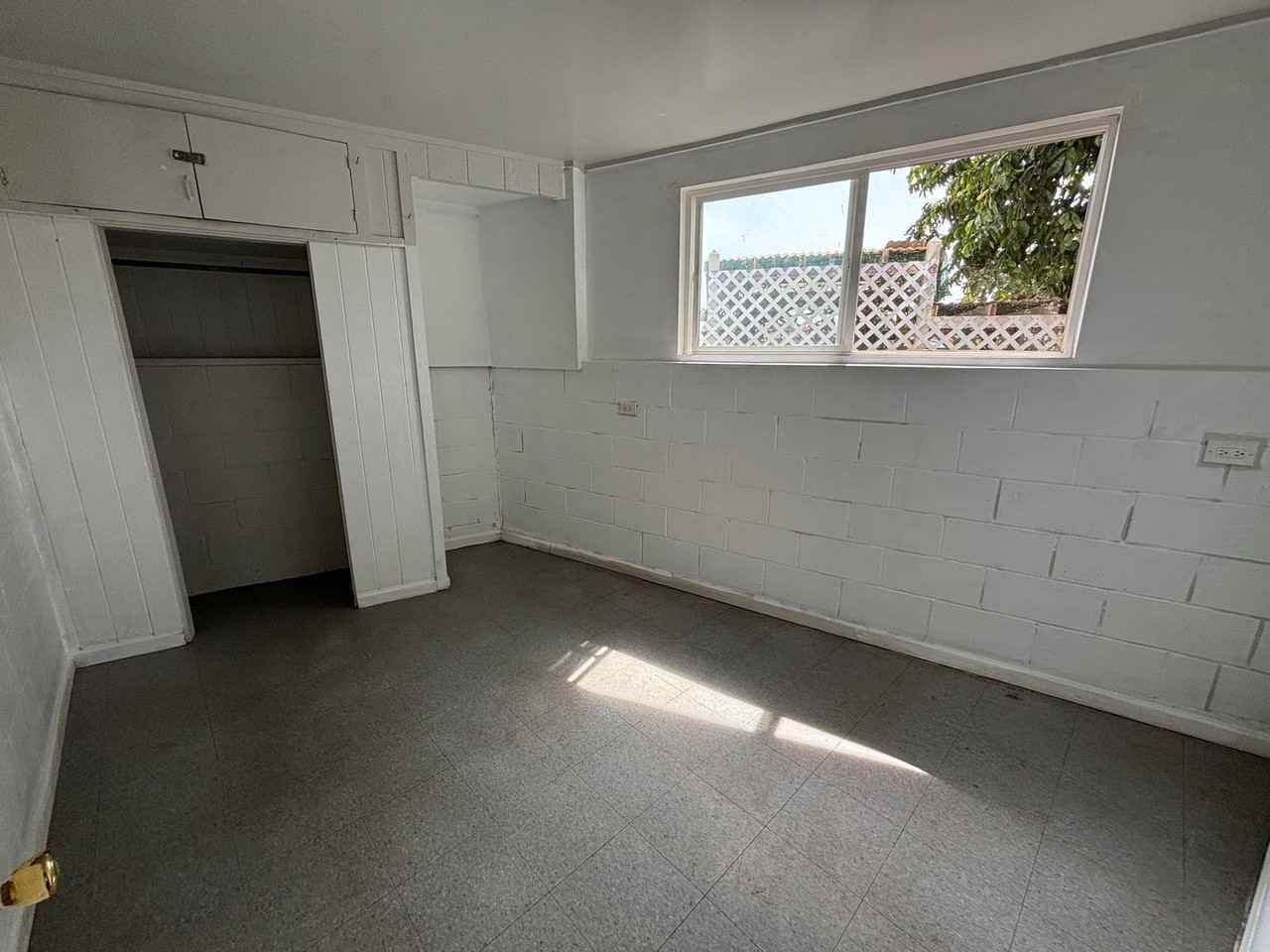 1415 Kokea St - Photo 3 of 8