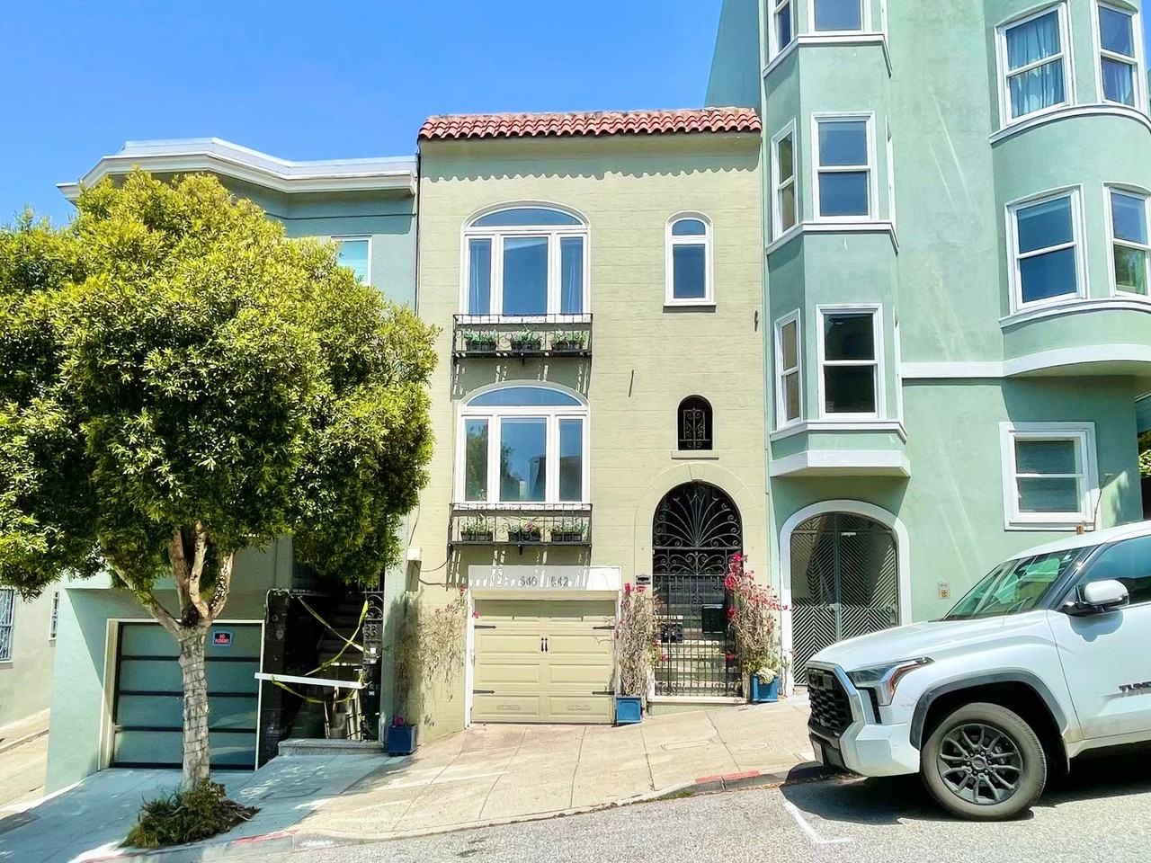 542 Vallejo St - Photo 2 of 20