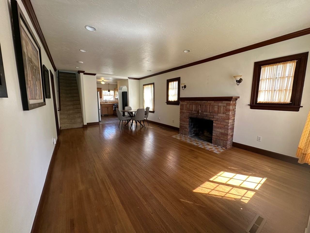 2910 W Gardner Ave - Photo 3 of 25